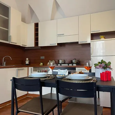 Dream House Apartment *